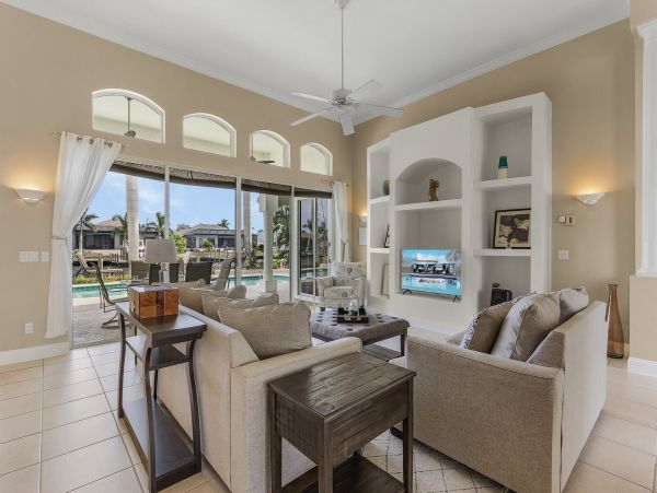 Luxury Cape Coral Luxury Vacation Home Pool