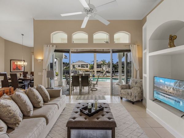 Luxury Cape Coral Luxury Vacation Home Pool