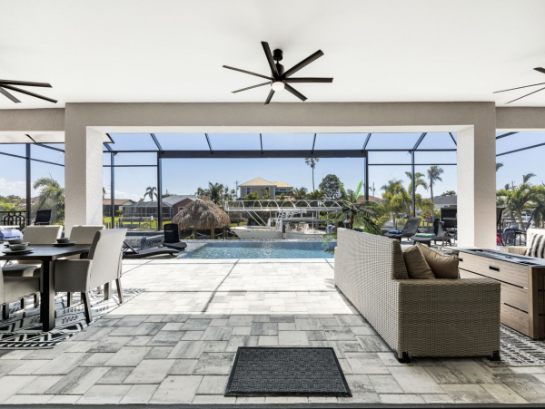 Canal Front 3 Bedroom + Kids Room Home with Pool-Spa & Boat Dock in Cape Coral