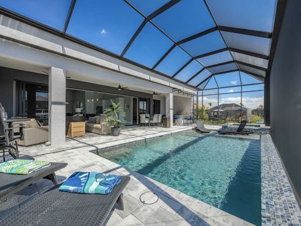 Canal Front 3 Bedroom + Kids Room Home with Pool-Spa & Boat Dock in Cape Coral