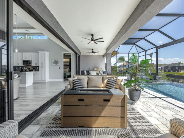 Canal Front 3 Bedroom + Kids Room Home with Pool-Spa & Boat Dock in Cape Coral
