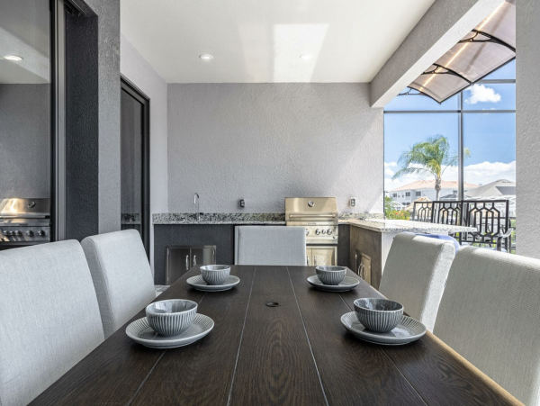Canal Front 3 Bedroom + Kids Room Home with Pool-Spa & Boat Dock in Cape Coral