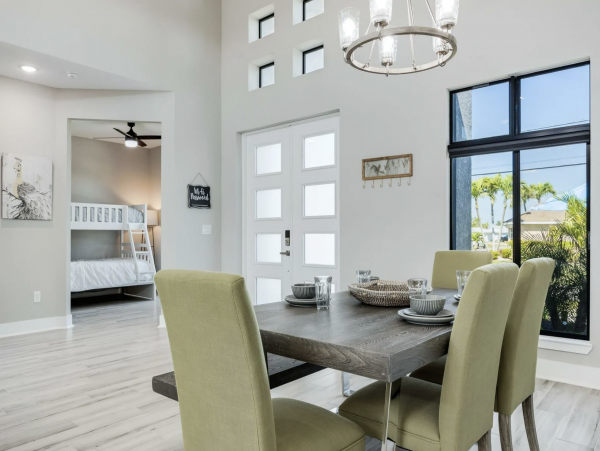 Canal Front 3 Bedroom + Kids Room Home with Pool-Spa & Boat Dock in Cape Coral