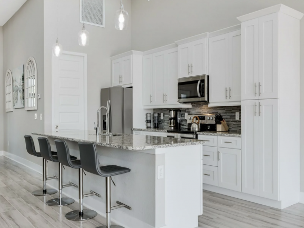 Canal Front 3 Bedroom + Kids Room Home with Pool-Spa & Boat Dock in Cape Coral