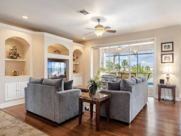 Stunning Cape Coral Lovely Waterside Vacation Home