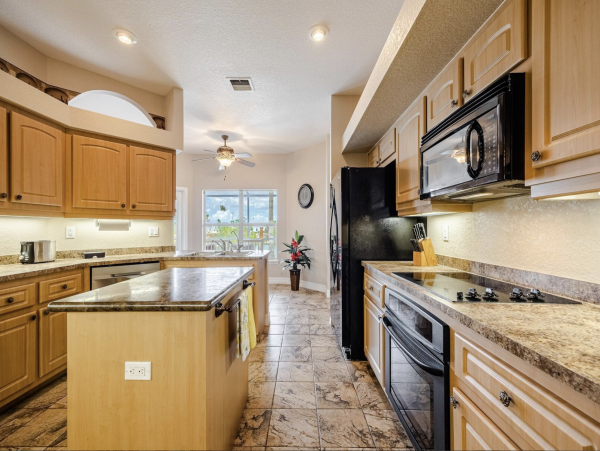 Stunning Cape Coral Lovely Waterside Vacation Home