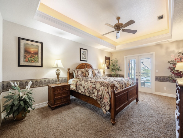 Stunning Cape Coral Lovely Waterside Vacation Home