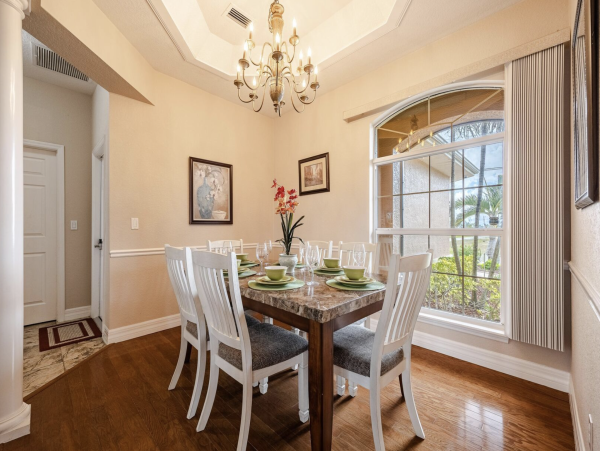 Stunning Cape Coral Lovely Waterside Vacation Home