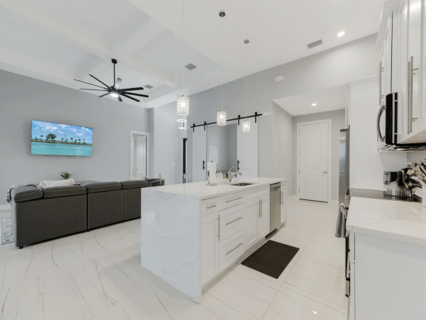 Captivating Cape Coral luxury Pool Home