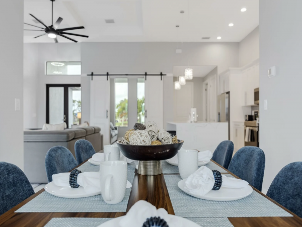 Captivating Cape Coral luxury Pool Home