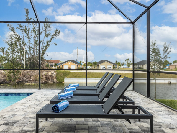 Captivating Cape Coral luxury Pool Home