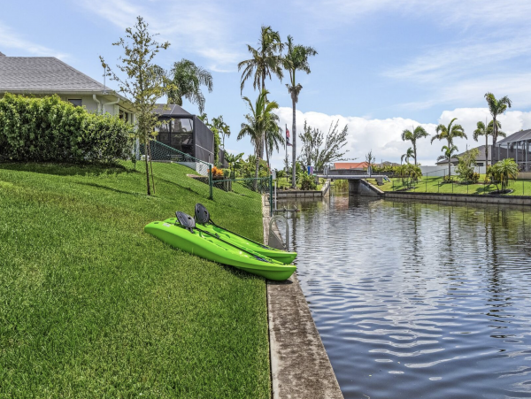 Captivating Cape Coral luxury Pool Home