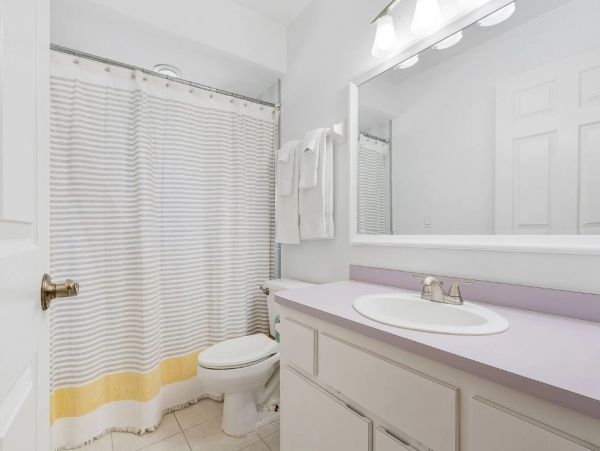 Waterfront Three Bedroom Vacation Rental in Cape Coral