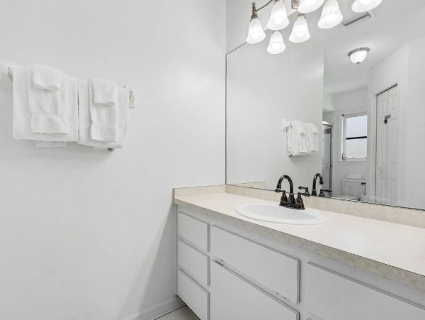 Waterfront Three Bedroom Vacation Rental in Cape Coral