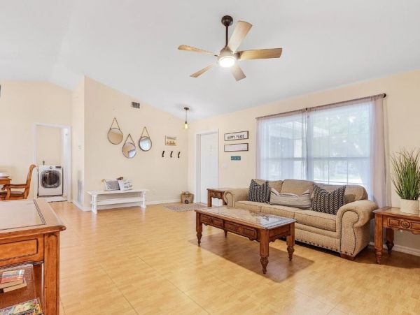 Waterfront Three Bedroom Vacation Rental in Cape Coral