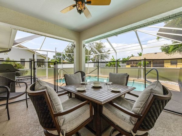 Waterfront Three Bedroom Vacation Rental in Cape Coral