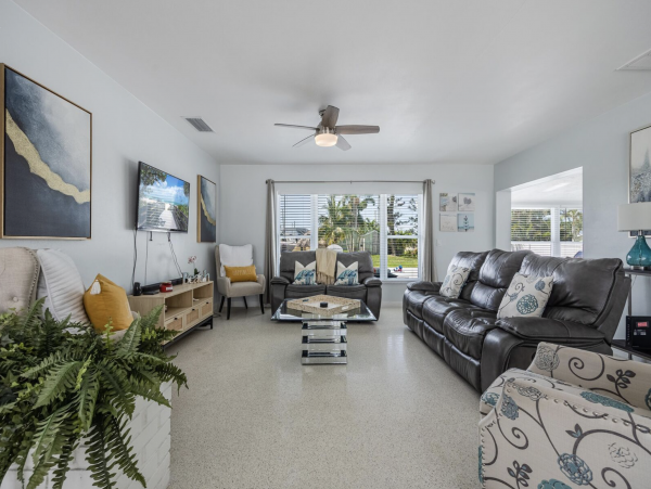 Lovely Cape Coral Pool Vacation Home
