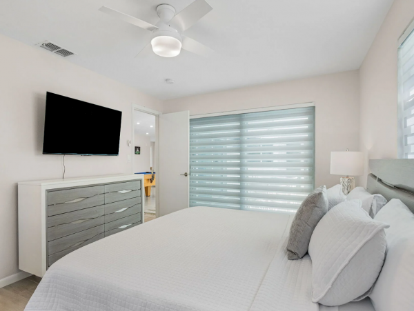 Cape Coral Vacation Home  with 5 Bedroom and Private Beach