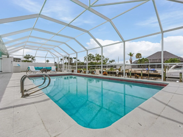 Cape Coral Vacation Home  with 5 Bedroom and Private Beach