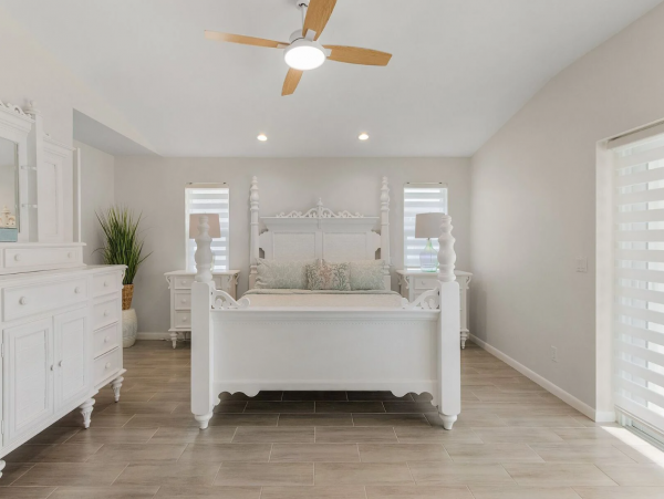 Cape Coral Vacation Home  with 5 Bedroom and Private Beach
