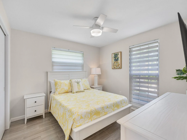 Cape Coral Vacation Home  with 5 Bedroom and Private Beach