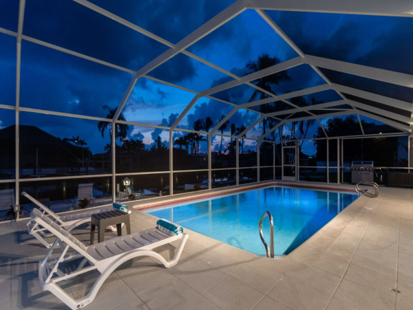 Cape Coral Vacation Home  with 5 Bedroom and Private Beach
