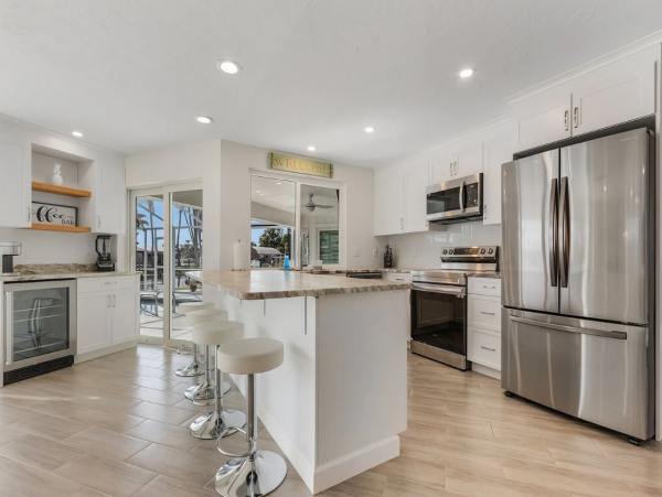Cape Coral Vacation Home  with 5 Bedroom and Private Beach