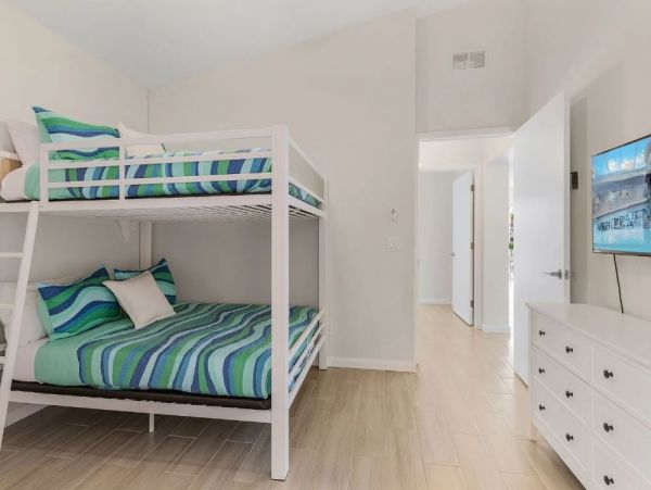 Cape Coral Vacation Home  with 5 Bedroom and Private Beach