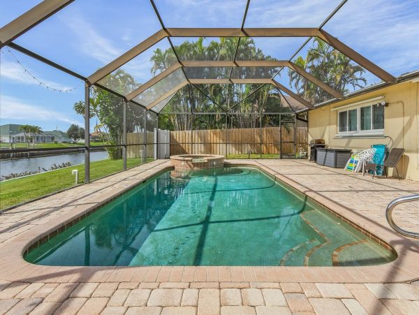 Cape Coral 3 Bedroom Vacation Home