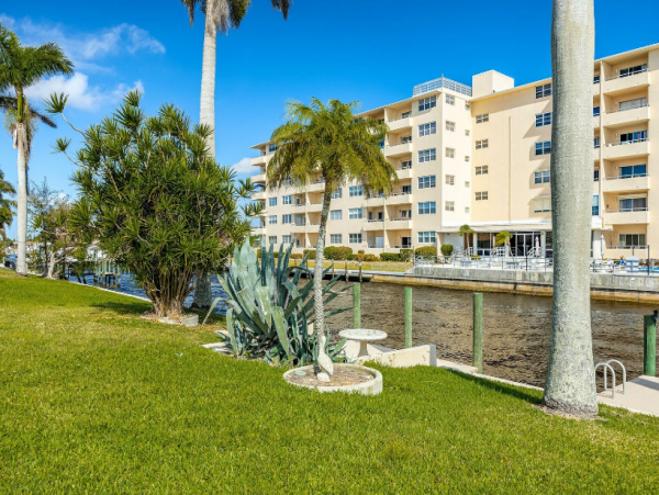 Spacious Vacation Rental Home in Cape Coral
