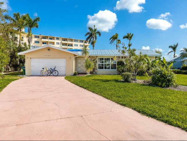 Spacious Vacation Rental Home in Cape Coral
