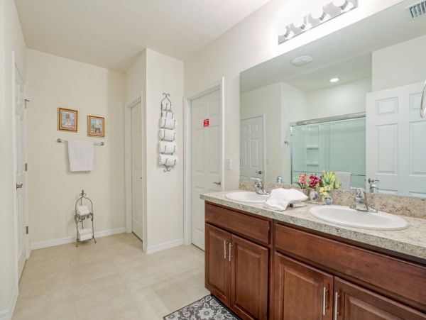 Discover Your Perfect Getaway in Cape Coral - Spacious 4-Bedroom Home with Pool