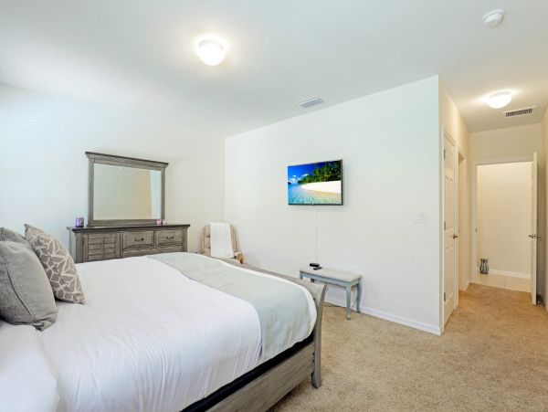 Discover Your Perfect Getaway in Cape Coral - Spacious 4-Bedroom Home with Pool