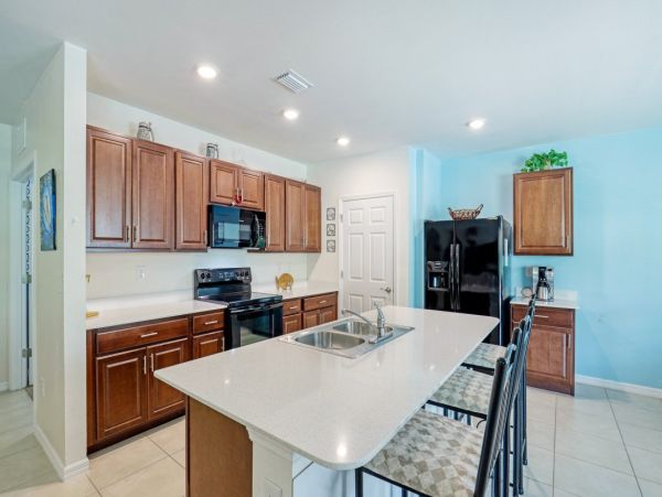 Discover Your Perfect Getaway in Cape Coral - Spacious 4-Bedroom Home with Pool