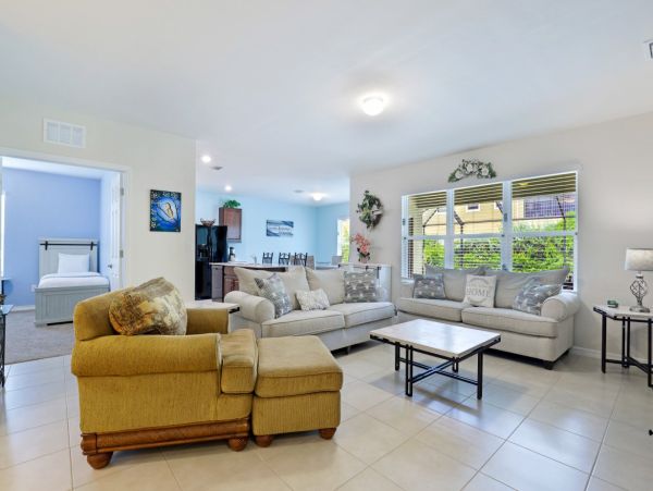 Discover Your Perfect Getaway in Cape Coral - Spacious 4-Bedroom Home with Pool