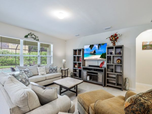 Discover Your Perfect Getaway in Cape Coral - Spacious 4-Bedroom Home with Pool