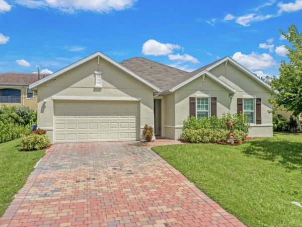 Discover Your Perfect Getaway in Cape Coral - Spacious 4-Bedroom Home with Pool