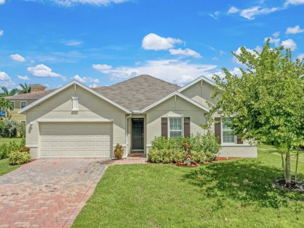 Discover Your Perfect Getaway in Cape Coral - Spacious 4-Bedroom Home with Pool