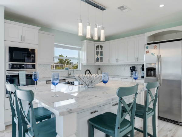 Cape Coral Lovely Vacation Home with Dock