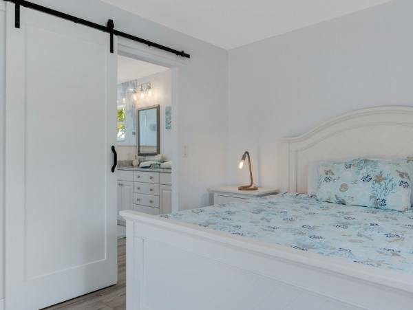 Cape Coral Lovely Vacation Home with Dock