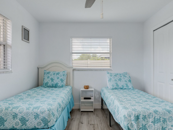 Cape Coral Lovely Vacation Home with Dock