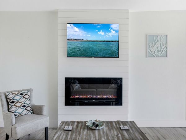 Cape Coral Lovely Vacation Home with Dock