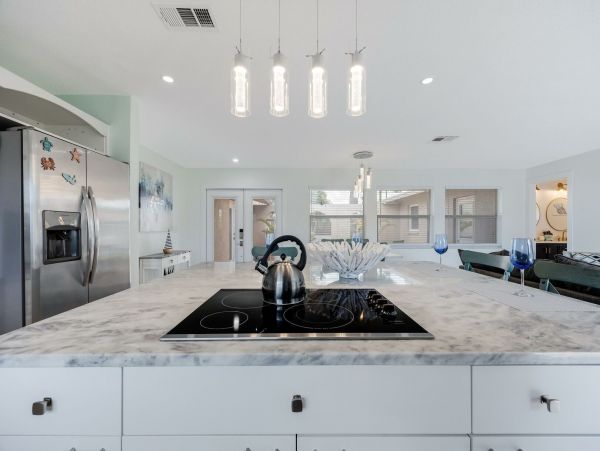 Cape Coral Lovely Vacation Home with Dock