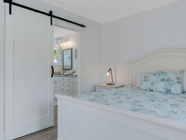 Cape Coral Lovely Vacation Home with Dock