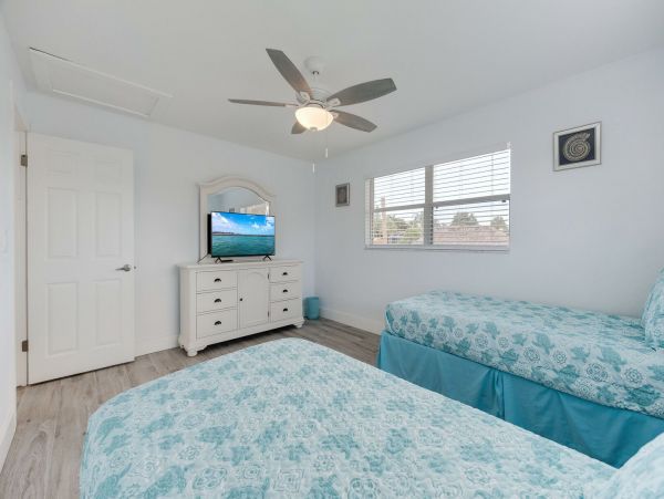 Cape Coral Lovely Vacation Home with Dock