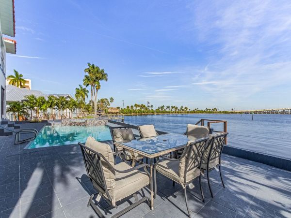 River Front Five Bedroom Vacation Rental Home in Cape Coral