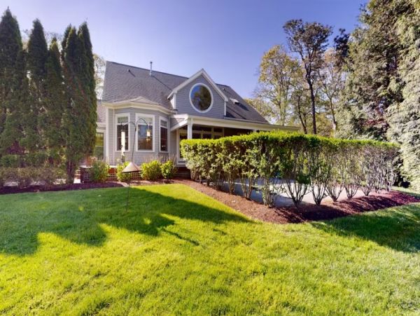 Lake View Four Bedroom Estate in Oak Bluffs