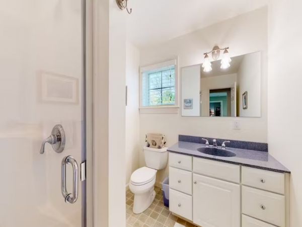Lake View Four Bedroom Estate in Oak Bluffs