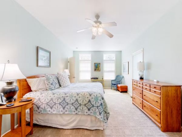 Lake View Four Bedroom Estate in Oak Bluffs