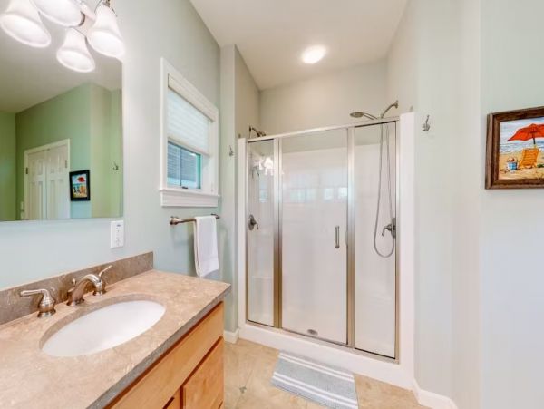 Lake View Four Bedroom Estate in Oak Bluffs